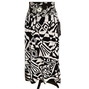 New York City Design & Co. size  medium black & white long skirt side slit